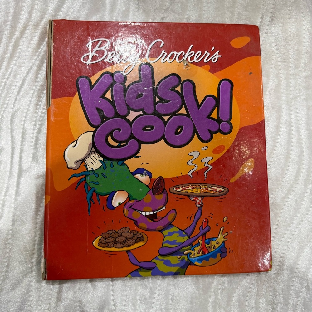 10 for $10 Betty Crocker Kids Cook! Vibrant Red and Orange Cover